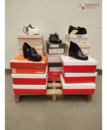 Chaussures en boites - 20...