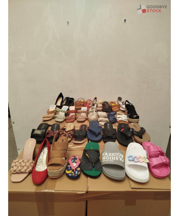 Chaussures d'été non triées...
