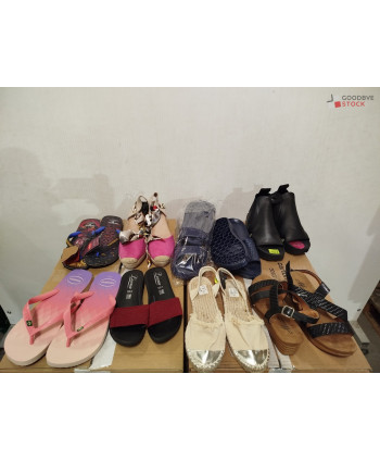 Chaussures d'été - 100 paires