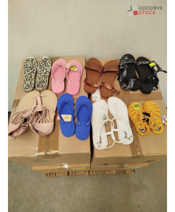 Chaussures d'été - 100 paires