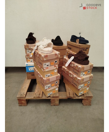 Chaussons adultes en boite...
