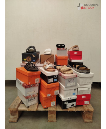 Chaussures d'été en boites...
