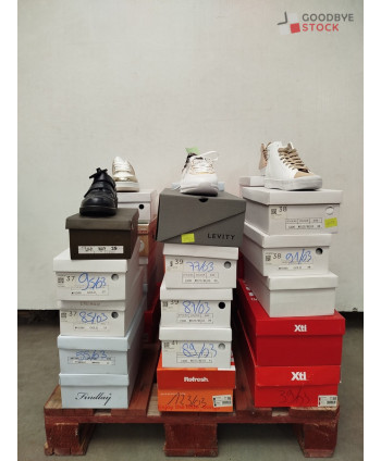 Chaussures en boites - 30...