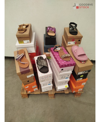 Chaussures d'été en boites...