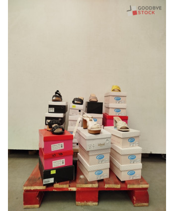 Chaussures d'été en boites...