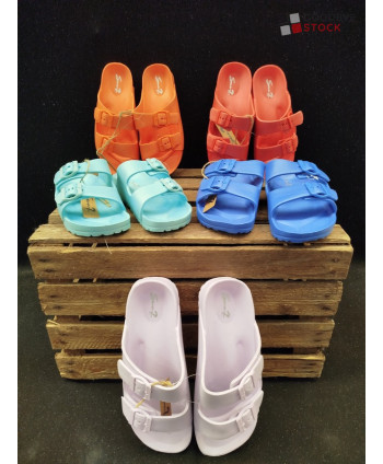 Chaussures d'été - 65 paires