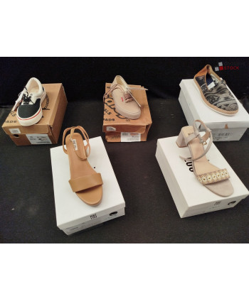 Chaussures en boites - 22...