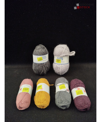 Bobines de fil et laine -...