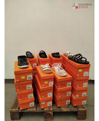 Chaussures d'été en boites...