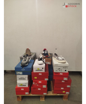 Chaussures en boites - 20...