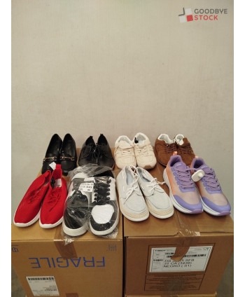 Chaussures - 70 paires