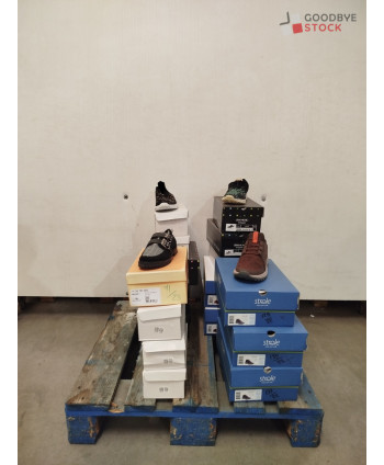 Chaussures en boites - 17...