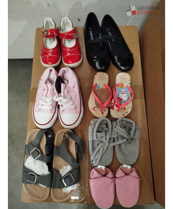 Chaussures triées pour...