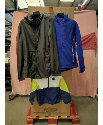 Manteaux, vestes - 40 pièces