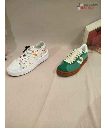 Chaussures en boites - 20...