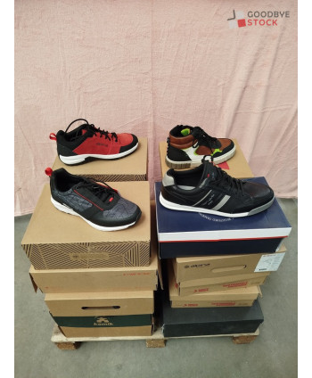 Chaussures en boites - 20...