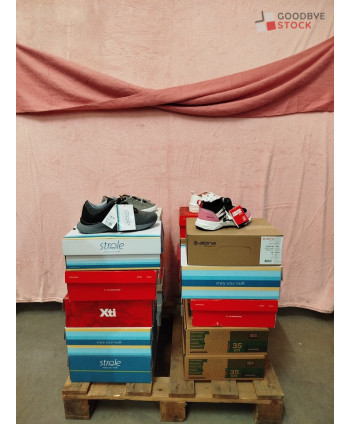 Chaussures en boites - 20...