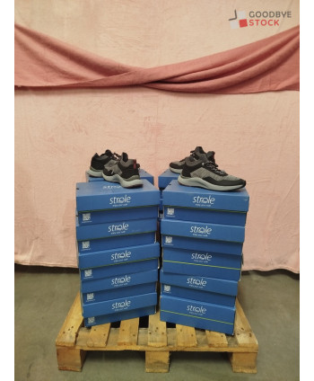 Chaussures en boites STROLE...