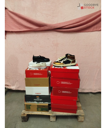 Chaussures en boites - 20...