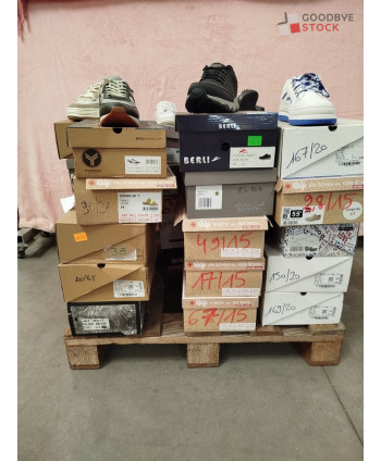 Chaussures en boites - 30...