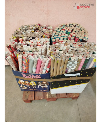 Papier cadeaux - 300 rouleaux