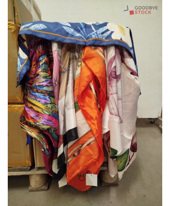 Foulards - 130 pièces