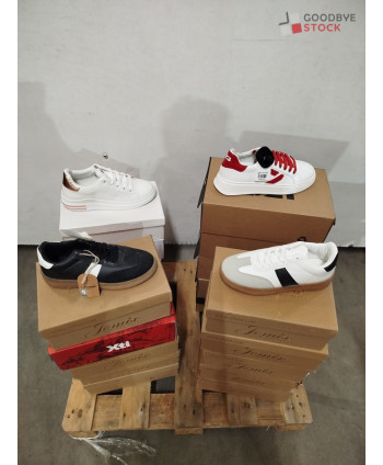 Chaussures en boites - 20...