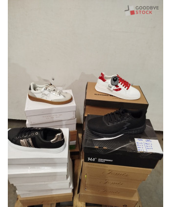 Chaussures en boites - 20...