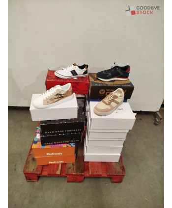 Chaussures en boites - 20...