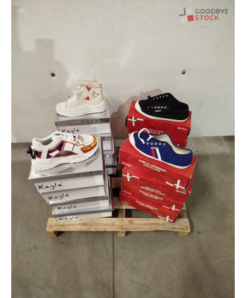 Chaussures en boites - 100%...