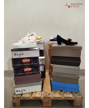 Chaussures en boites - 20...