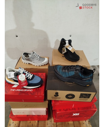 Chaussures en boites - 16...