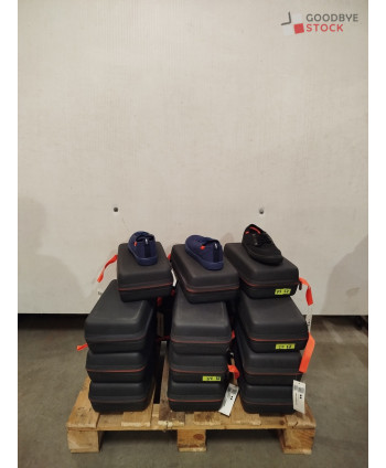 Chaussures en boites - 18...