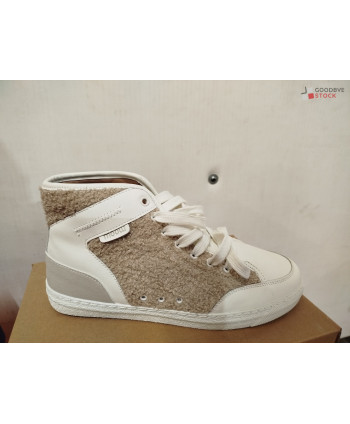 Chaussures en boites - 16...