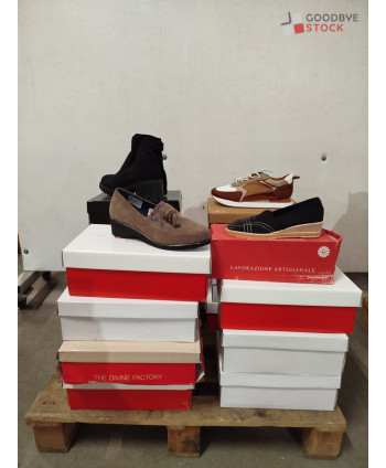 Chaussures en boites - 16...