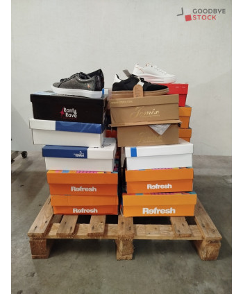 Chaussures en boites - 20...