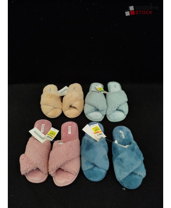 Chaussons - 65 paires