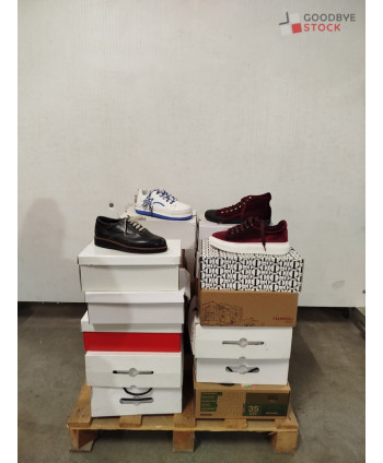 Chaussures en boites - 20...