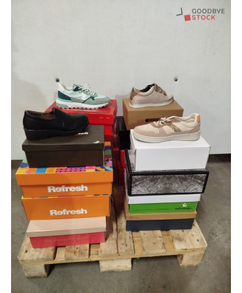 Chaussures en boites - 16...