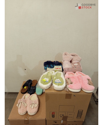 Chaussons - 65 paires