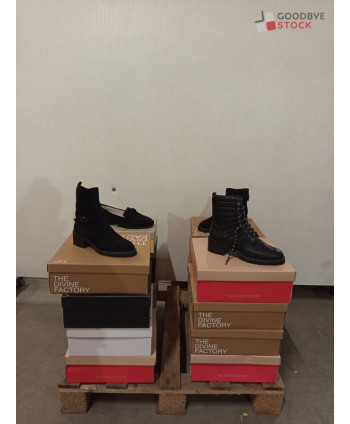 Chaussures en boites - 16...