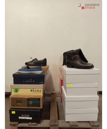 Chaussures en boites - 16...