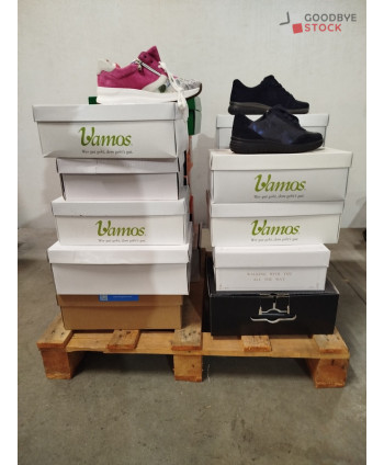 Chaussures en boites - 19...