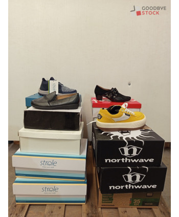 Chaussures en boites - 15...