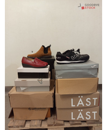 Chaussures en boites - 16...