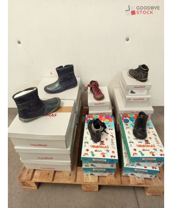 Chaussures en boîtes...