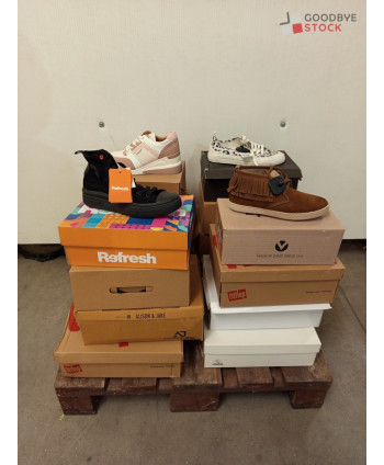 Chaussures en boites - 16...