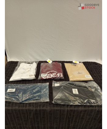 Vêtements de la marque...