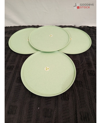 Assiettes en plastique...