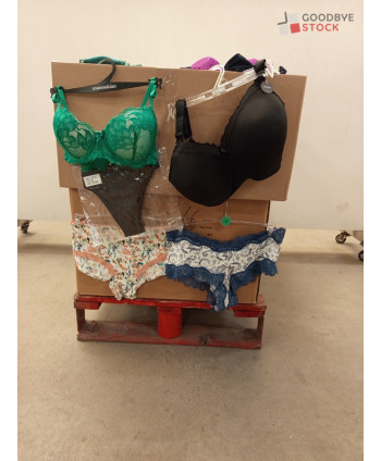 Lingerie - 200 pièces